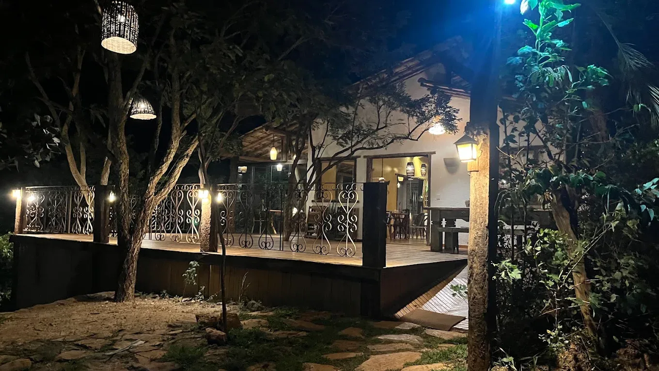 Bar e restaurante em Lapinha da Serra ao fim da tarde