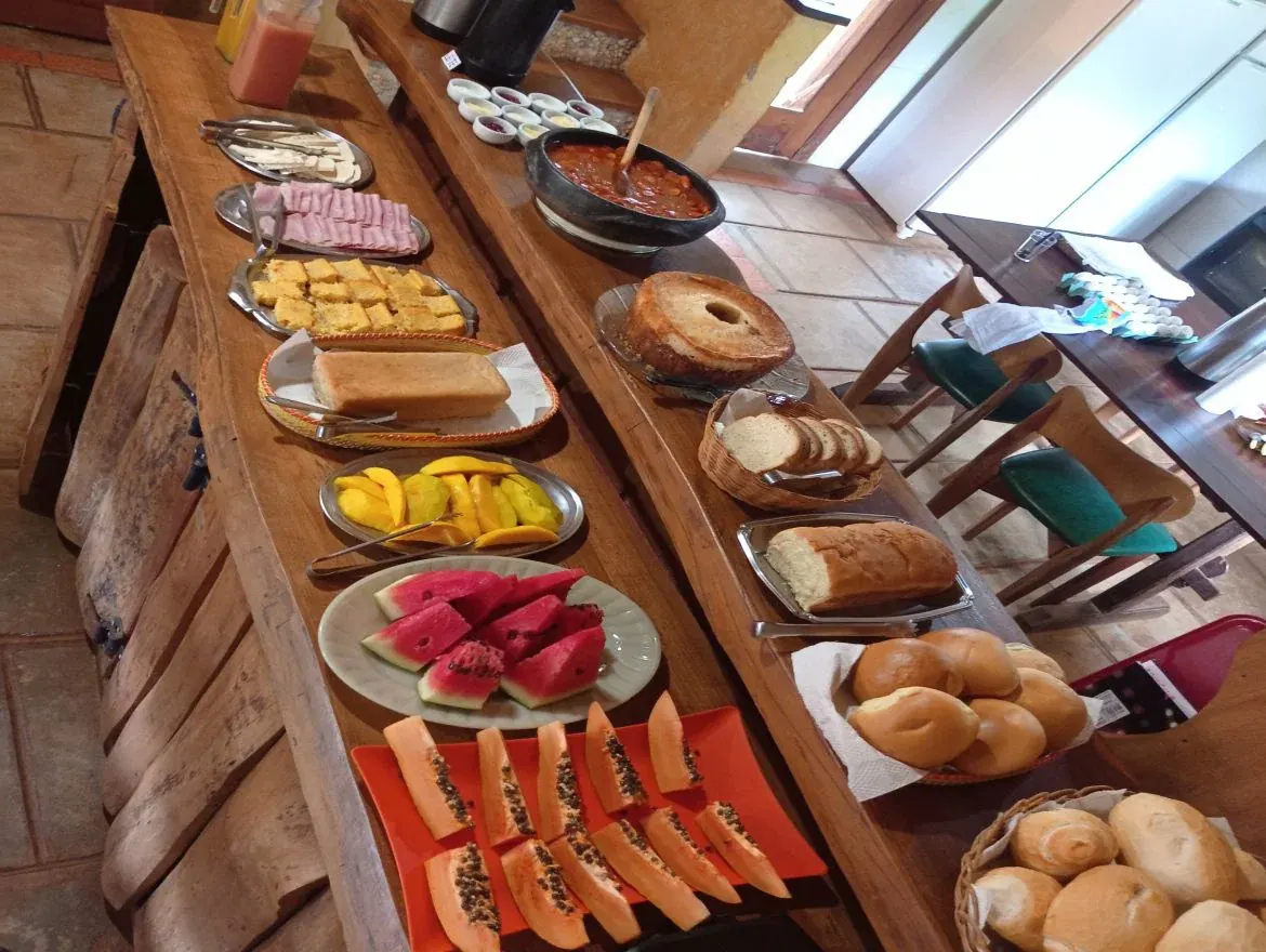 Buffet do café da manhã da Pousada OPICODOCIPO